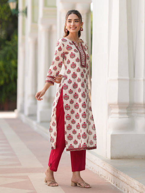 Women Ethnic Motifs Printed Round Neck Thread Work Kurta